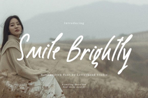 Smile Brightly: A Handwritten Font for Authentic Branding